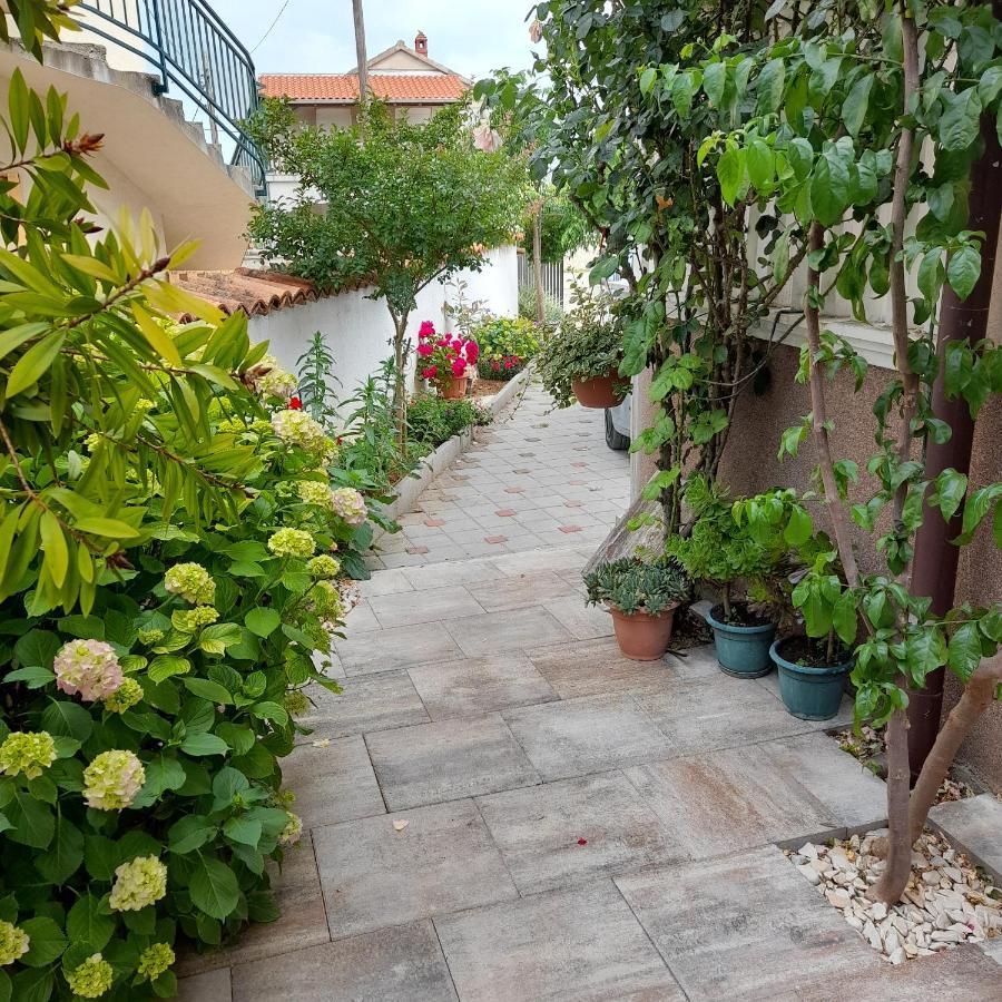 Apartments Filipovic Biograd Na Moru Exterior foto